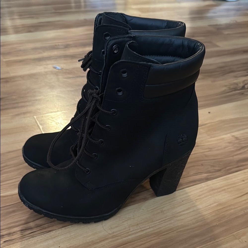 Timberland Black Heeled Boots with Chunky Heel